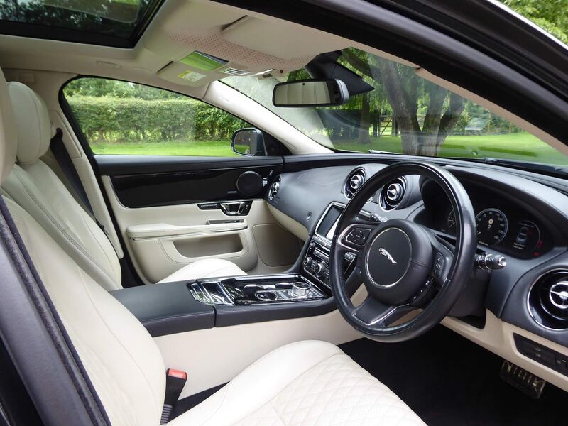 JAGUAR XJ
