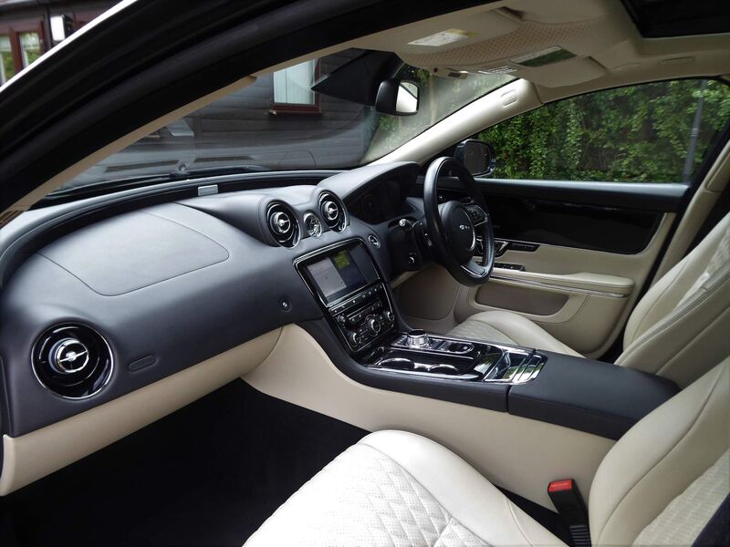 JAGUAR XJ