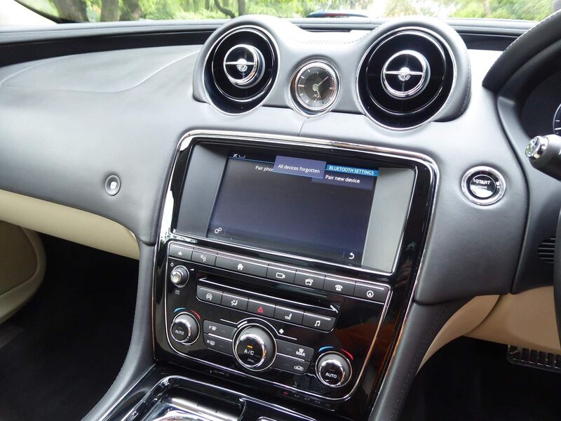 JAGUAR XJ